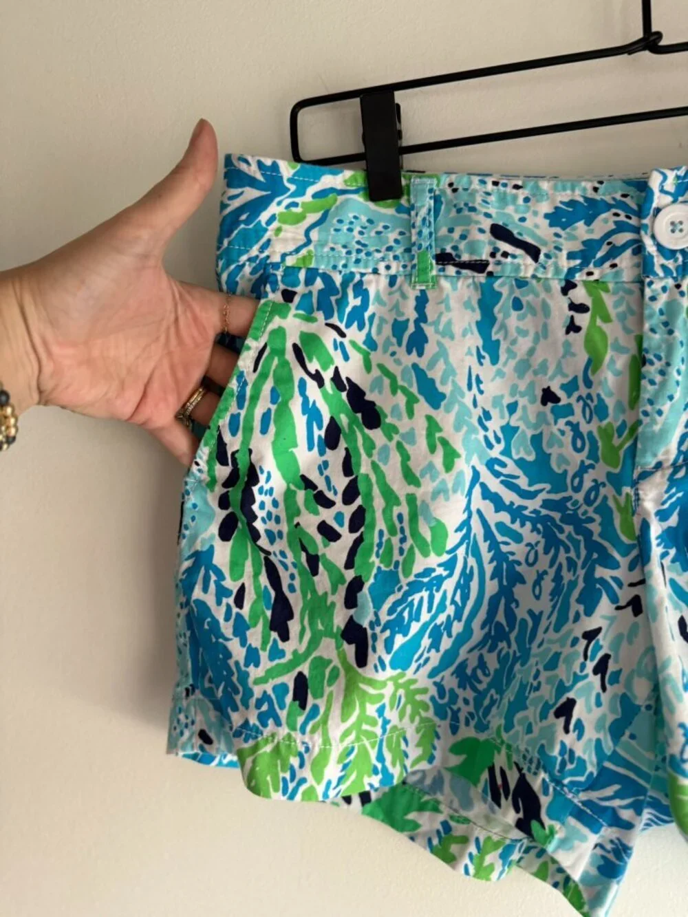 Lilly Pulitzer – Callahan Let's Cha Cha Print Shorts – Size 10​